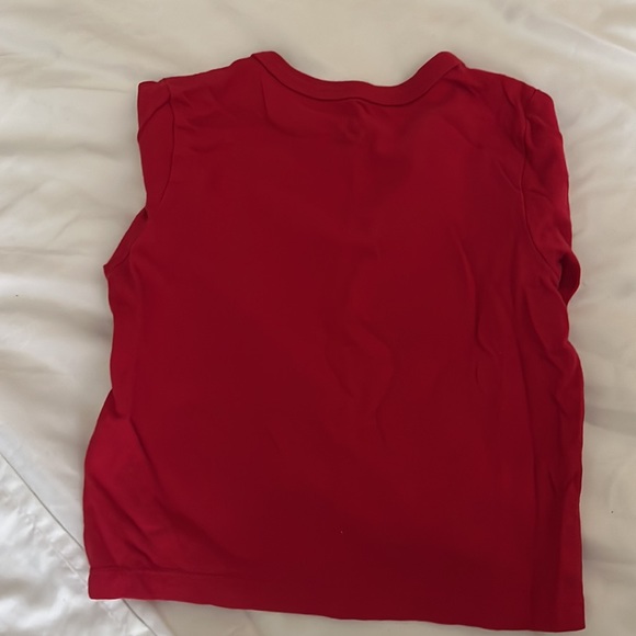 12 to 8 month old the children’s Place long sleeve red T-shirt - Picture 3 of 4